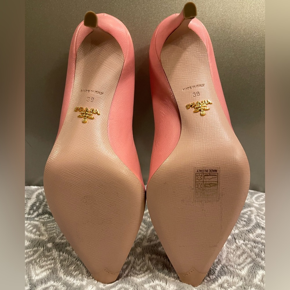 Prada Beige Pink Leather Classic Pointy
Toe Pumps - Picture 10 of 10